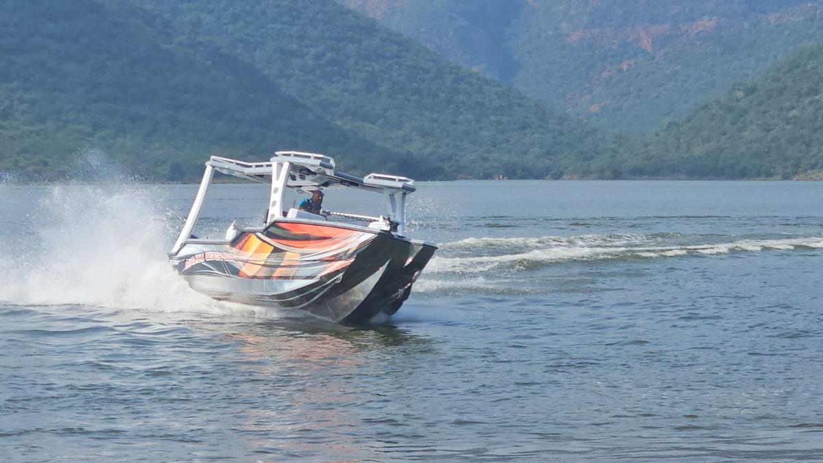 Alu-CZ777 Aluminium Tri-Hull Fishing Boat (on trailer)