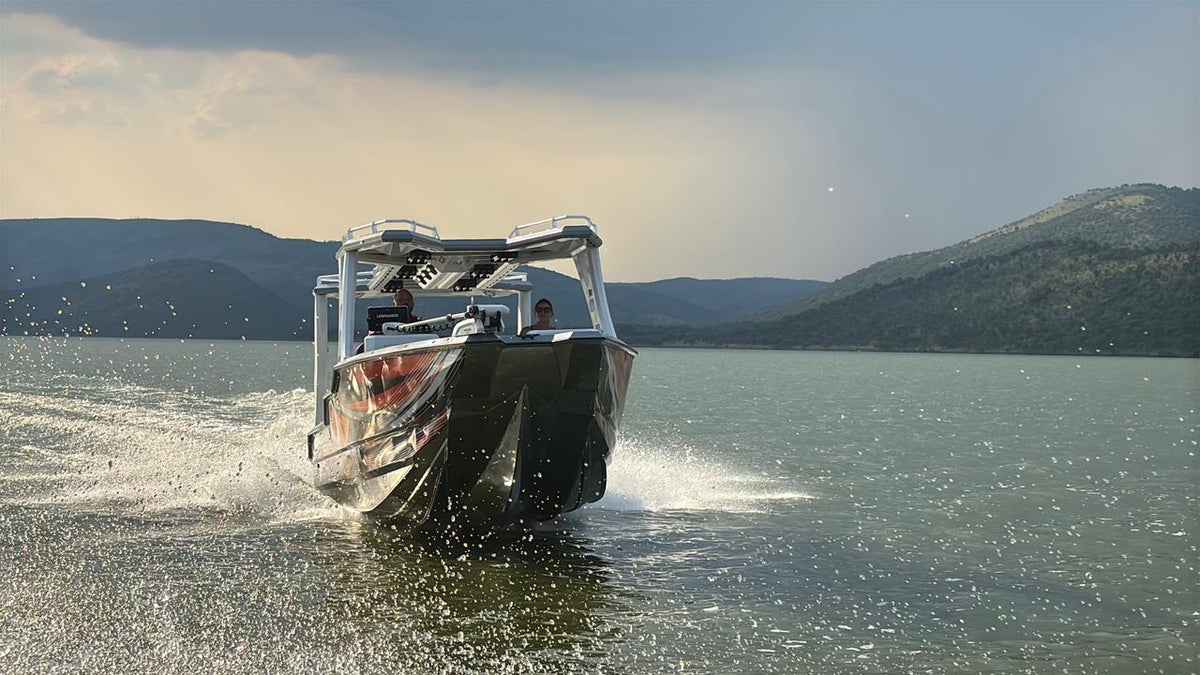 Alu-CZ777 Aluminium Tri-Hull Fishing Boat (on trailer)