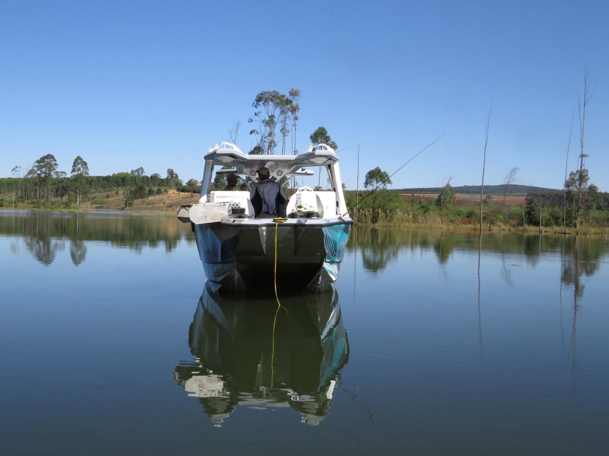 Alu-CZ777 Aluminium Tri-Hull Fishing Boat (on trailer)