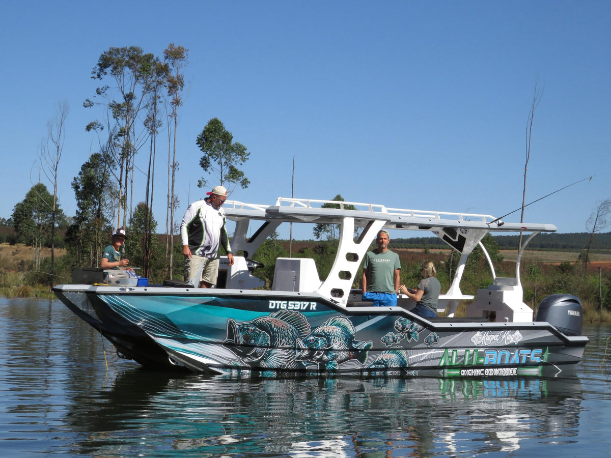 Alu-CZ777 Aluminium Tri-Hull Fishing Boat (on trailer)