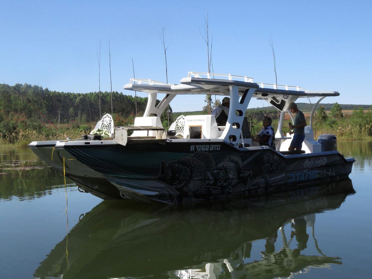 Alu-CZ777 Aluminium Tri-Hull Fishing Boat (on trailer)