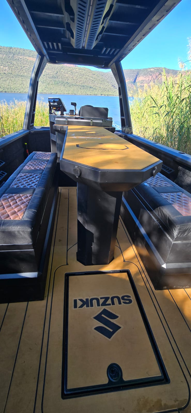 Alu-Krokodil Tri-Hull Pontoon 8.6m (on Trailer)