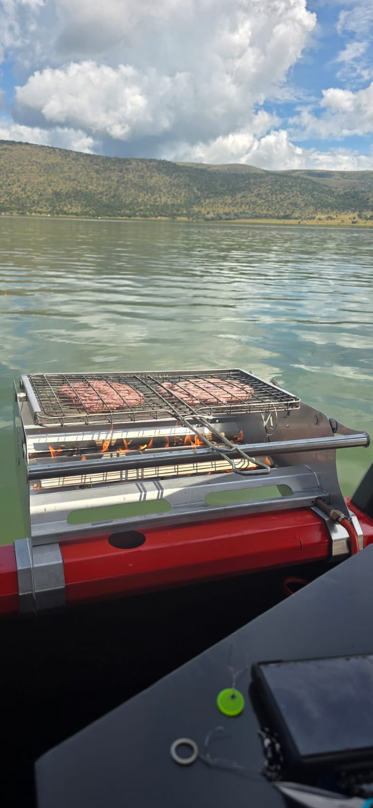 Alu-Krokodil Tri-Hull Pontoon 8.6m (on Trailer)